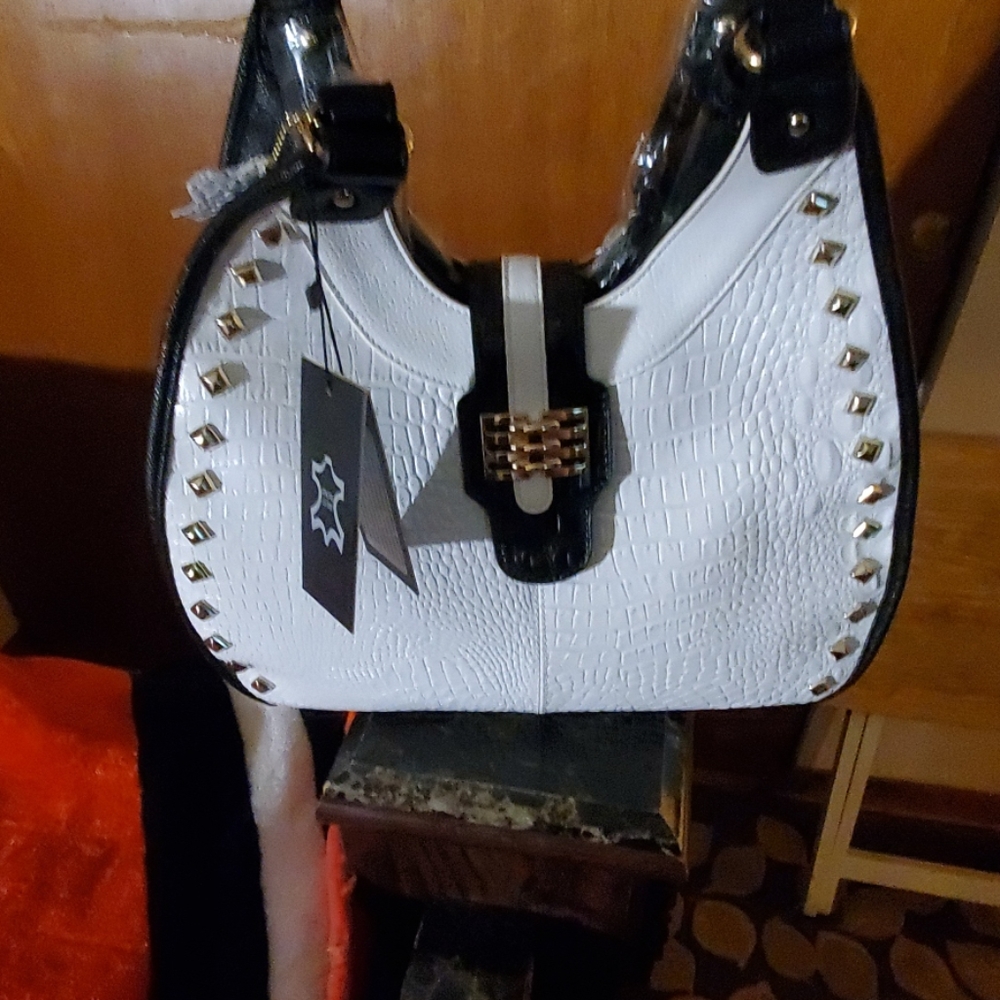An Ashro purse.